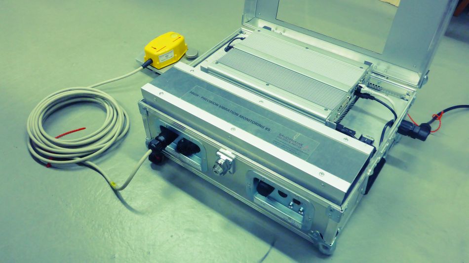 Picture of a monitoring device with geophone